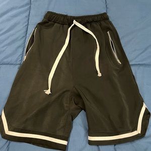 Men short small